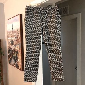 Black & White Patterned Cropped Pants